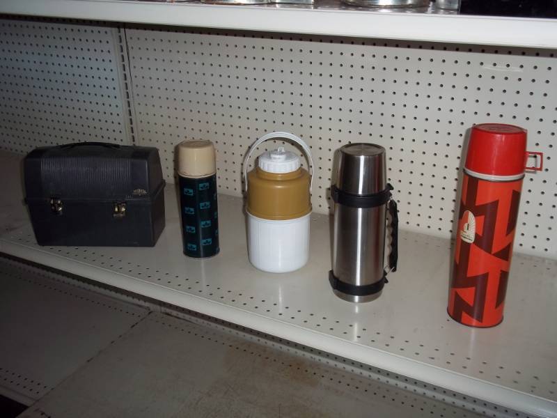 4 thermoses with lunch box