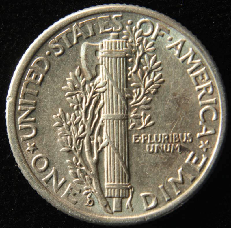 1943 D US MERCURY SILVER DIME AU