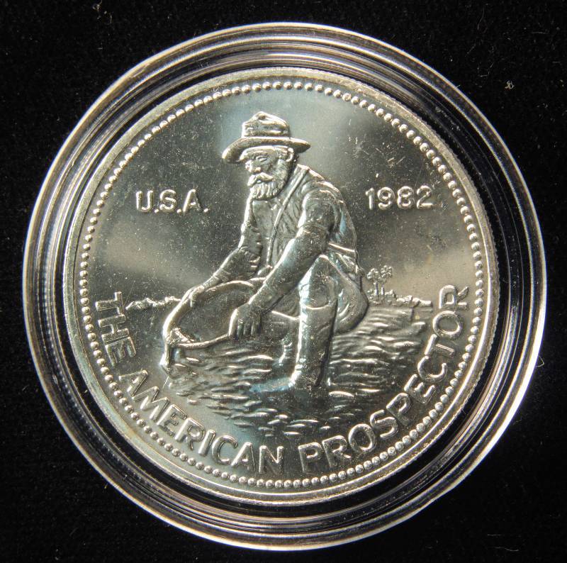 1 TROY OZ. .999 FINE SILVER PROSPECTOR ROUND 1982 IN AIRTITE HOLDER