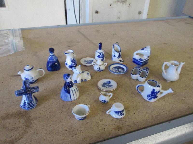 Mini Figurines