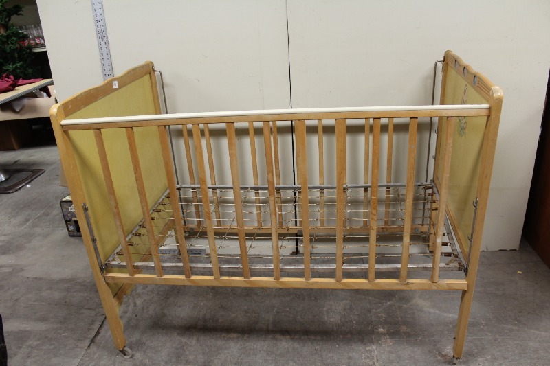 Vintage Wood Crib