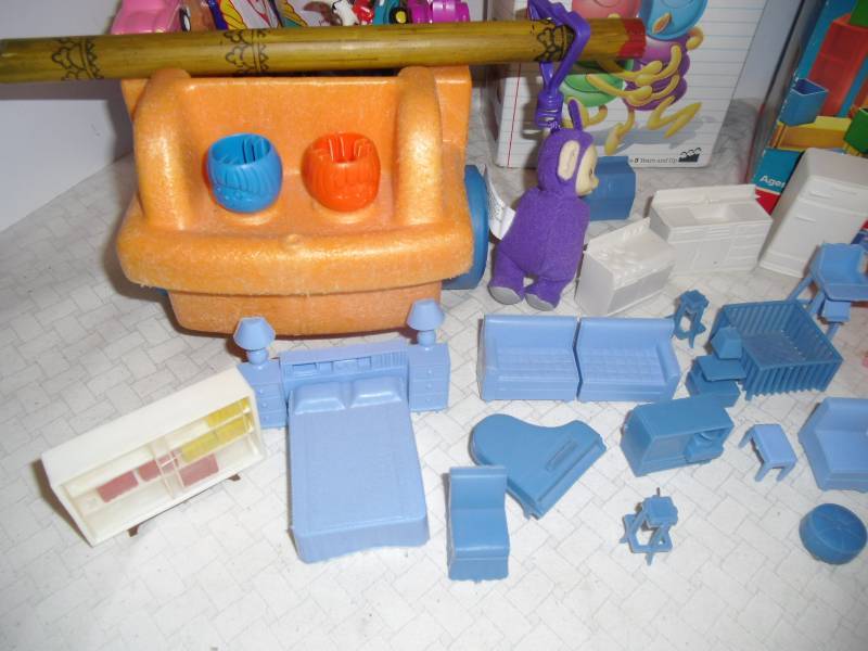 lot 10 image: Vintage to Newer Toys Plastic Dollhouse Furniture, Blocks, Cootie Game