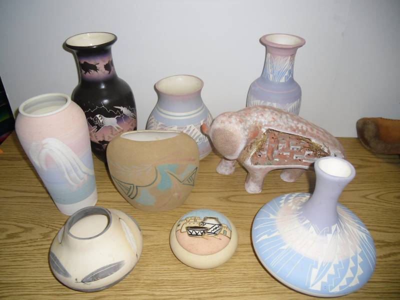 lot 7 image: Lot SW-3 Southwestern Collection - Pinks and Blues Pottery Buffalo