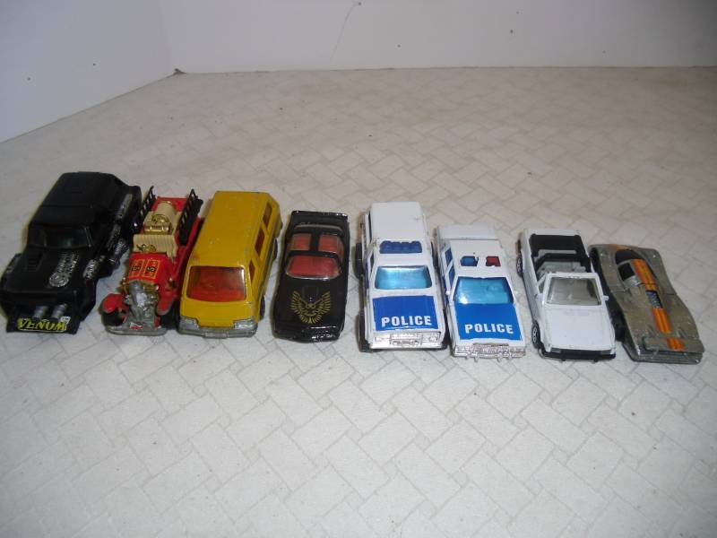 lot 25 image: Micro Machine Van  Matchbox Die Cast Cars