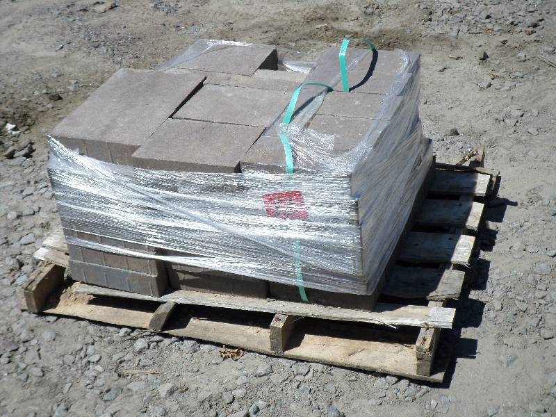 (1) Pallet Of Non-Tumbled Patio Blo...
