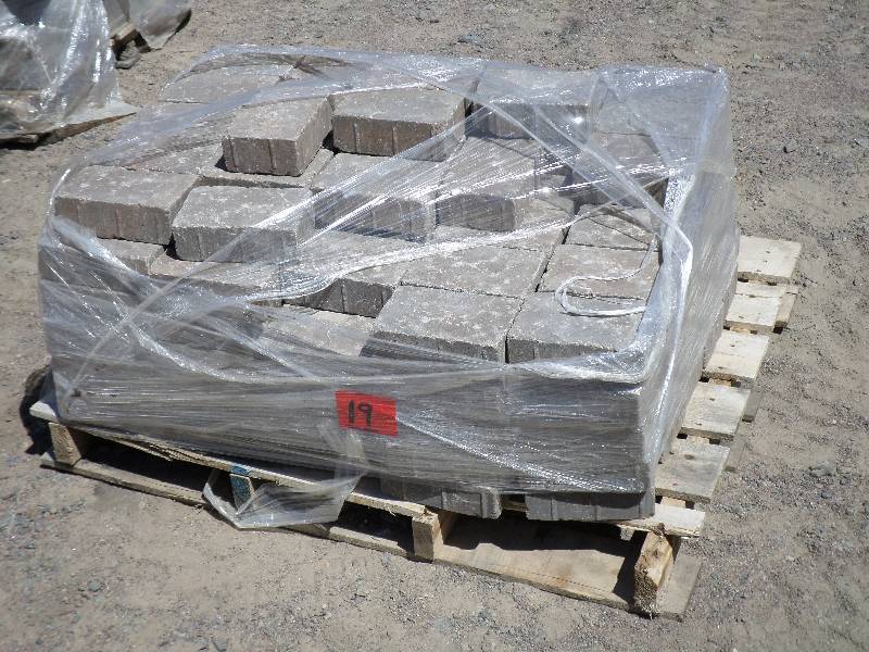 (1) Pallet Of Tumbled 5x7 Patio B...
