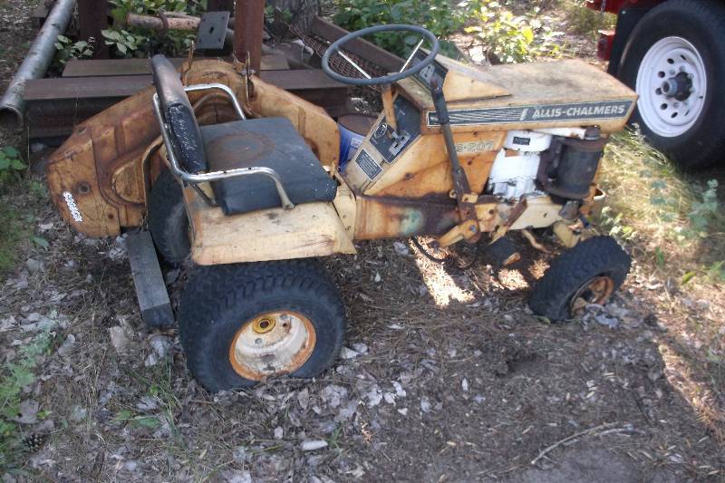 Lawn tractor