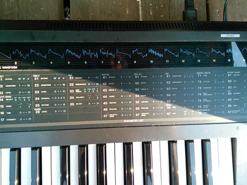 MINT CONDITION KORG DW-8000 PROFESSIONAL FULL SIZE PROGRAMABLE SYNTHESIZER-RARE COLLECTOR PIECE