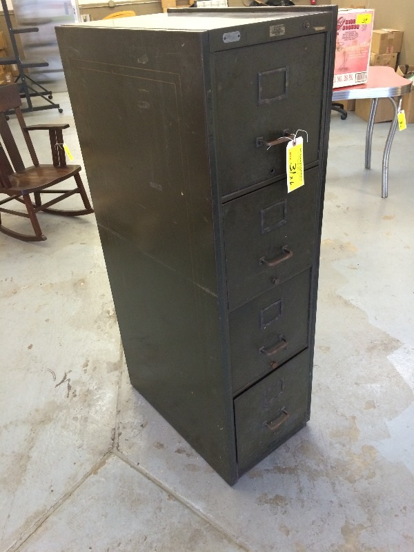 lot 31 image: Vintage 4 drawer Steel File Cabinet 52 12 high x 25 deep x 15 12 wide