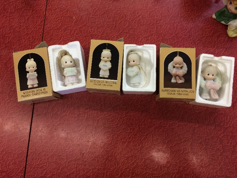 lot 44 image: Vintage figurines  Lot of 11  New