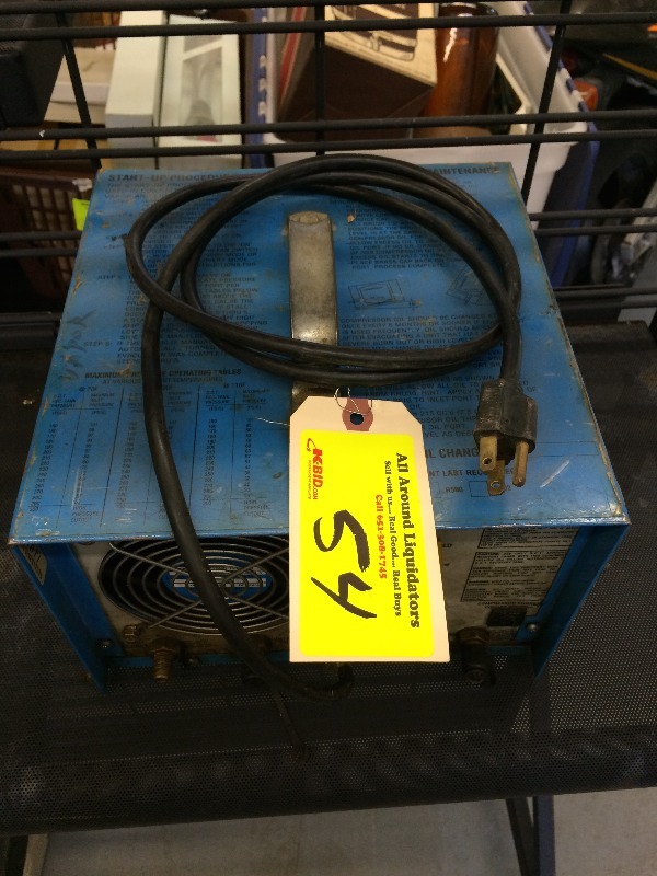 lot 54 image: Refrigerant Recovery Unit - Runs