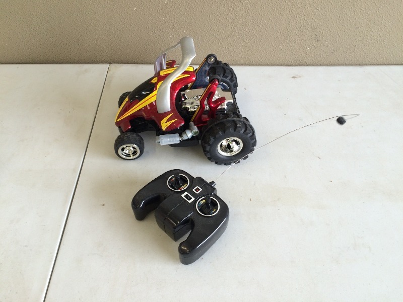 lot 69 image: Remote car - works