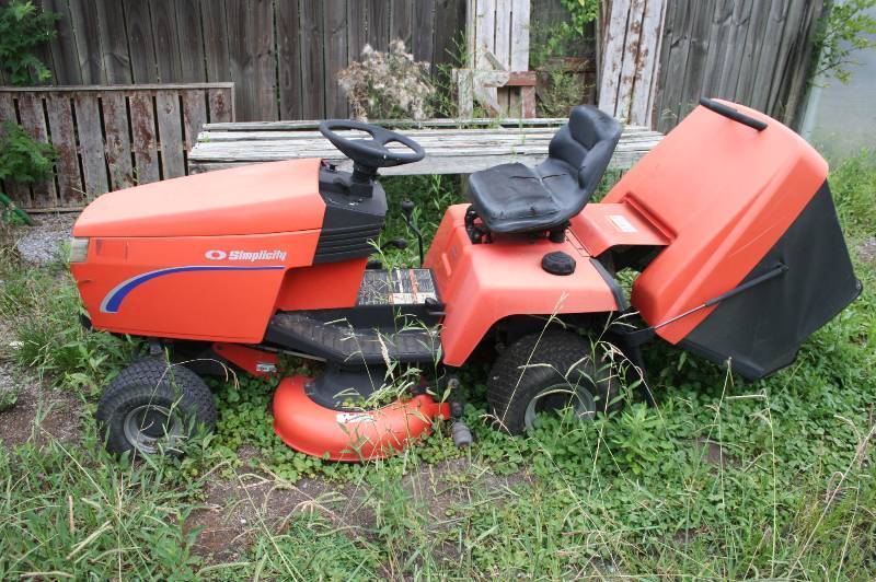 Simplicity Riding Lawn Mower