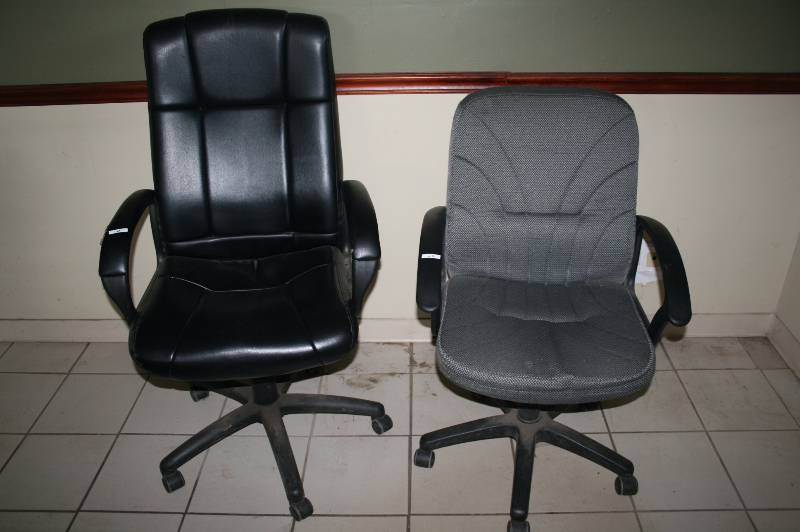 2 office chairs
