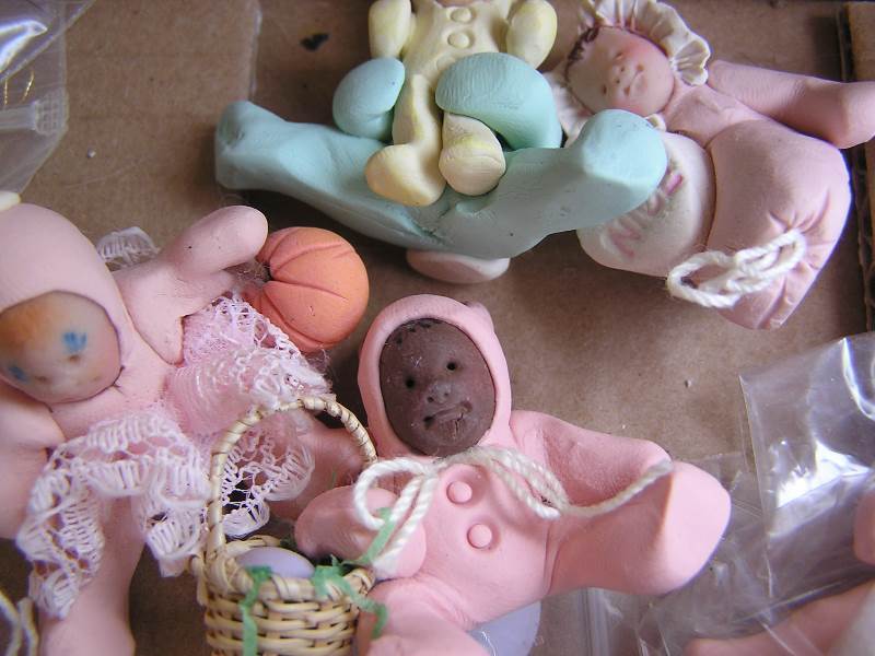 BUNTING BUNNIES CRAFTING FIGURINES