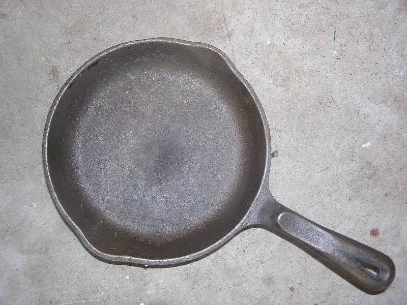 lot 108 image: wagnerware cast iron  chef skillet 1891