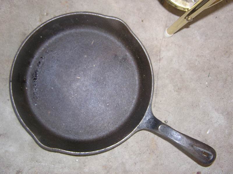lot 109 image: wagnerware cast iron  chef skillet 10 12 1891