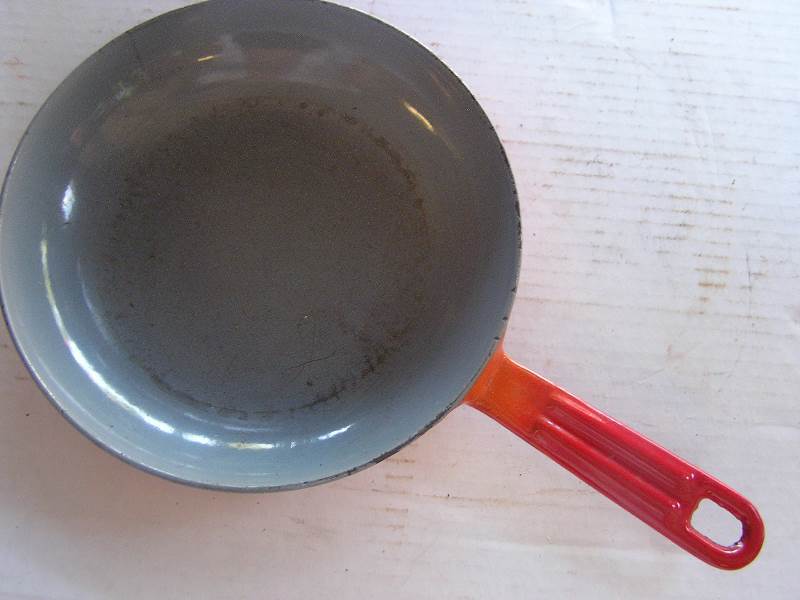 lot 139 image: enamel over cast iron skillet NOT LECRUESET