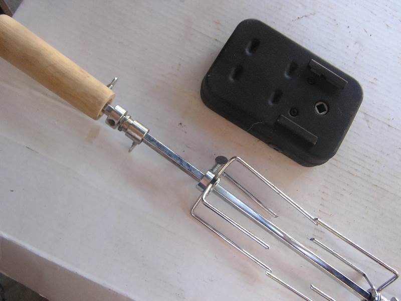 lot 140 image: BBQspit rod and power box