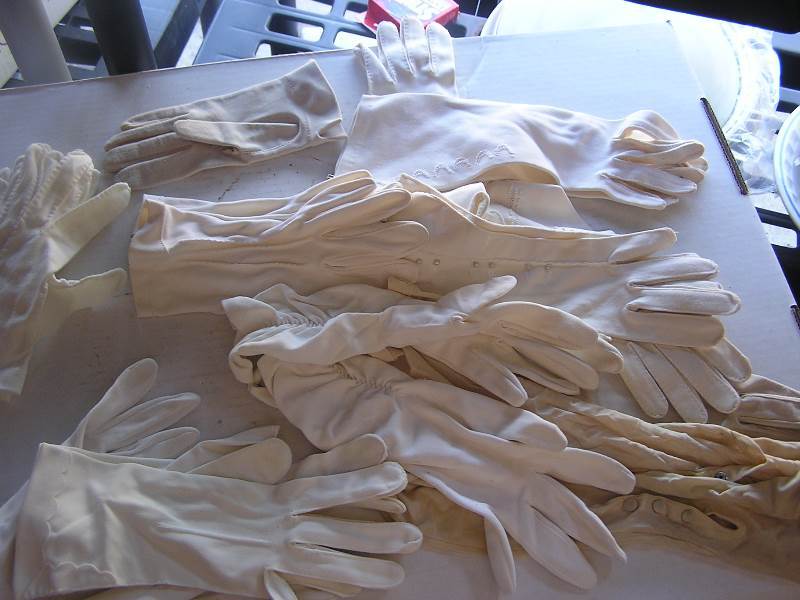 lot 144 image: vintage bridal gloves lot