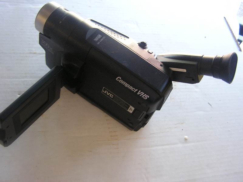 lot 150 image: jvc digital vhs camcorder