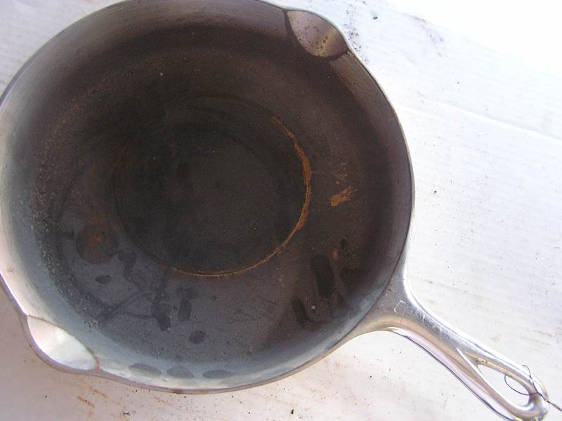 lot 180 image: griswold skillet chrome #8 large logo