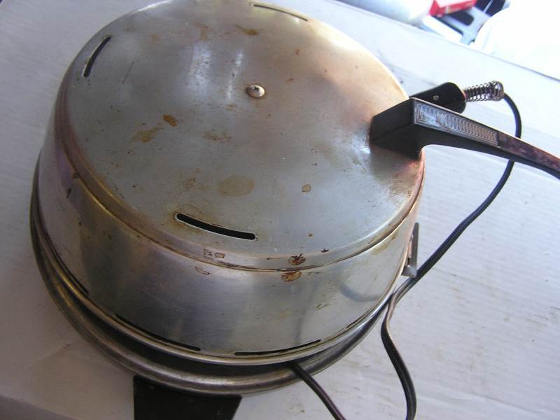 lot 182 image: vintage steak broiler