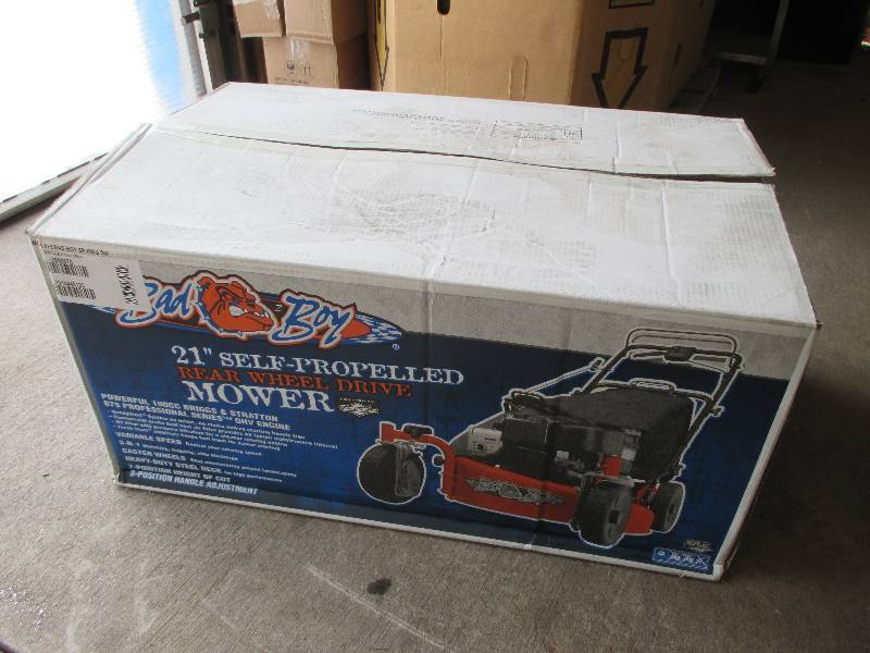 lot 5 image: Bad Boy 21 Mower WM21875