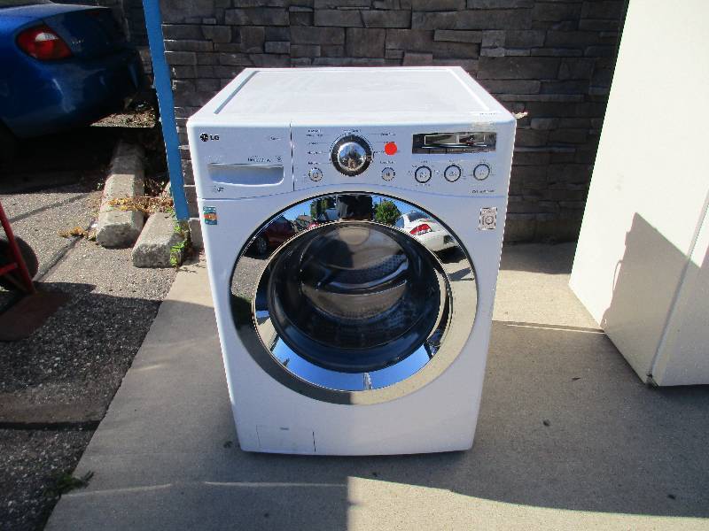 lot 3 image: LG WM3250HWA