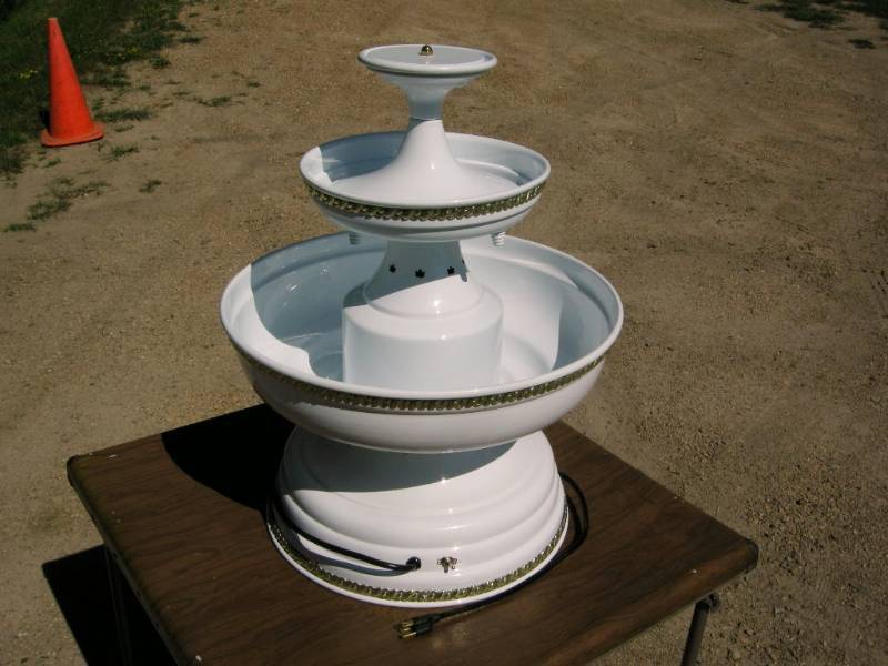 lot 5 image: Electric punchchampagne fountain