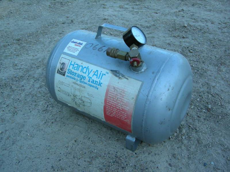 lot 25 image: Air tank