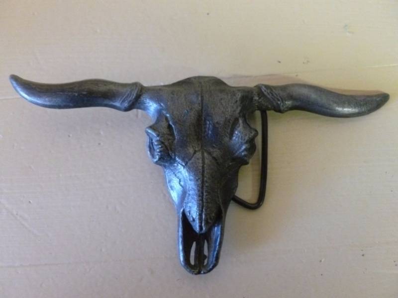 lot 21 image: Longhorn Belt Buckle