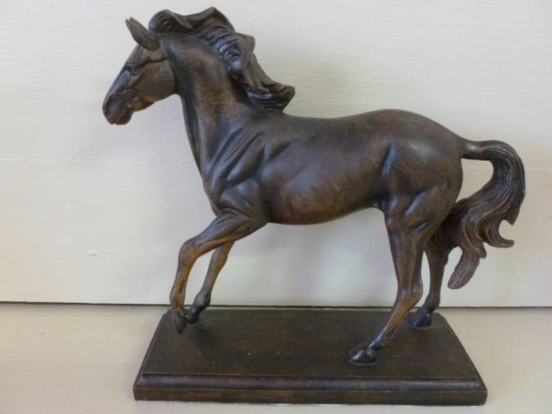 lot 25 image: Mantle Horse