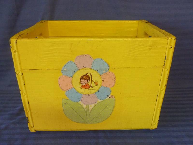 lot 26 image: Vintage Wooden Crate