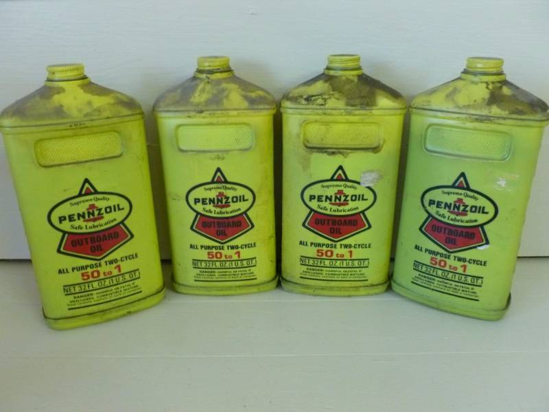 lot 30 image: Outboard Motor Oil