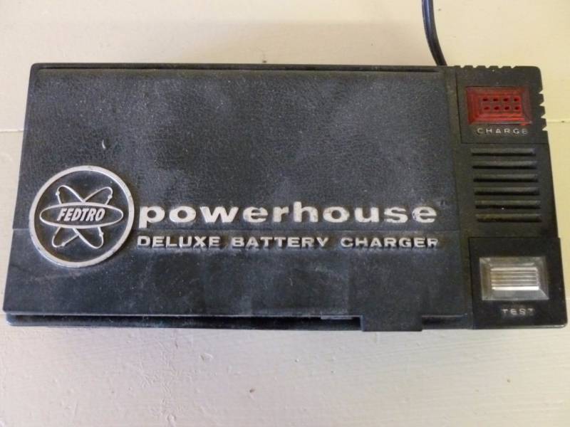 lot 57 image: Battery Charger