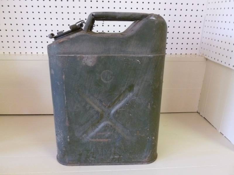 lot 60 image: Vintage Gerry Can