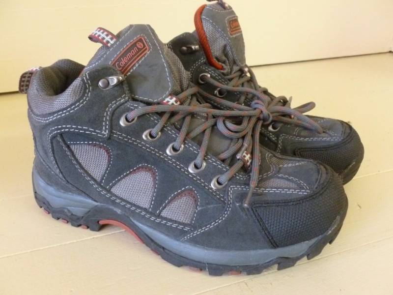 lot 62 image: Coleman Work Boots