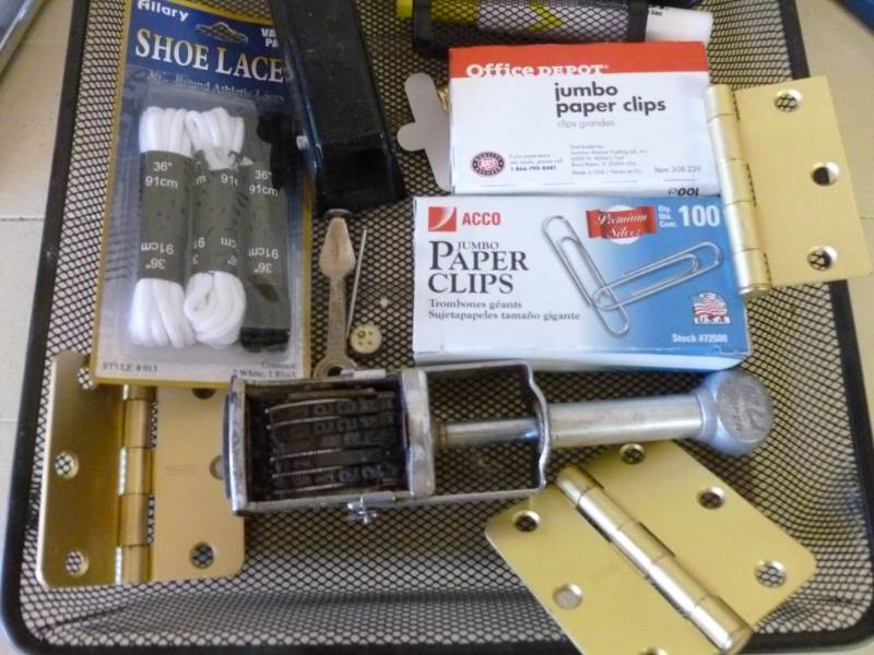 lot 76 image: Office Supplies