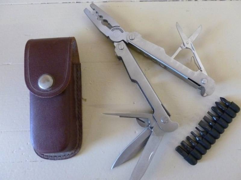 lot 82 image: Stainless Multi Tool