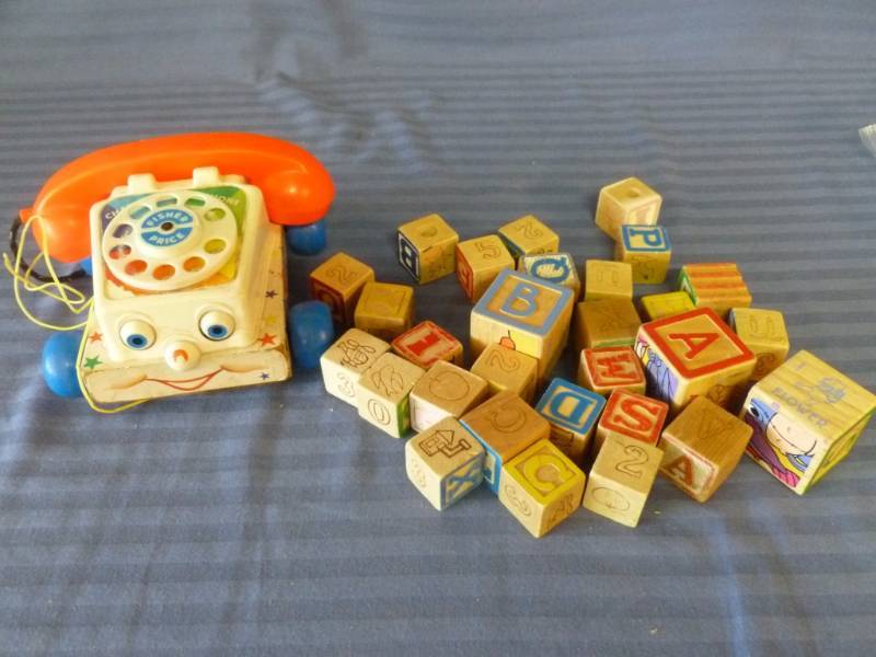 lot 86 image: Vintage Toys
