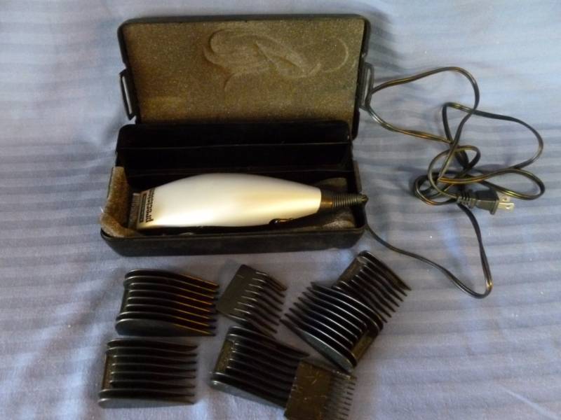 lot 92 image: Remington Hair Clippers