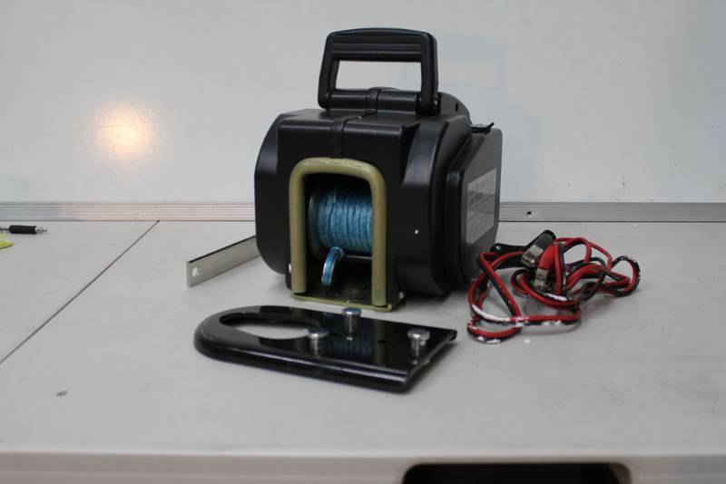 lot 6 image: Powerwinch Boat Trailer Winch