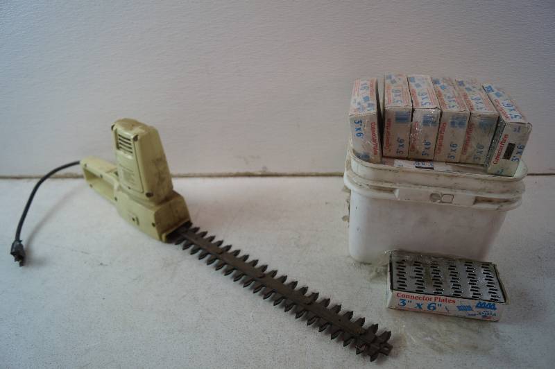 Connector PlatesTrimmer