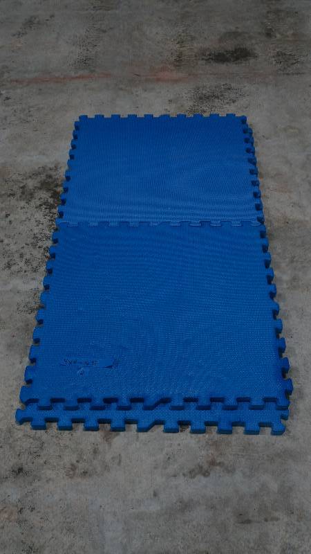 Lot of 4x4 Foam Pads (16 Sq. Ft.)
