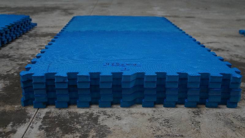 Lot of 4x10 Foam Pads (40 Sq. Ft.)