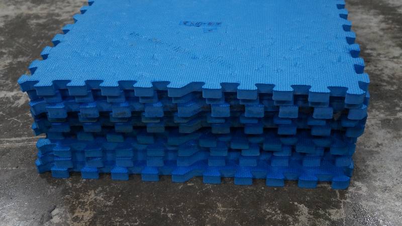 Lot of 8 x 10 Foam Pads (80 Sq. Ft.)