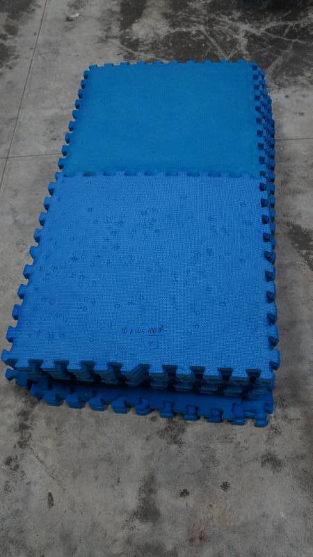 Lot of 10 x 10 Foam Pads (100 Sq. Ft.)