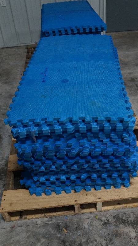 Lot of 14 x 16 Foam Pads (224 Sq. Ft.)