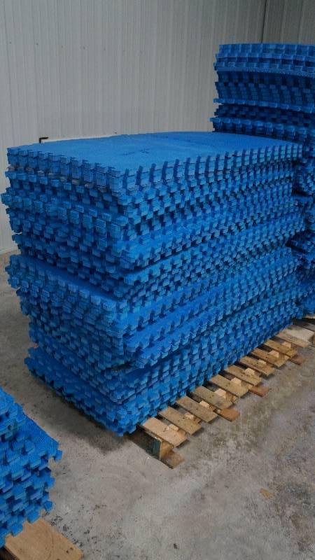 Lot of 20 x 20 Foam Pads (400 Sq. Ft.)